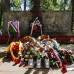 104 rocznica Bitwy Warszawskiej. Pomnik Orląt Warszawy, Cmentarz Wojskowy Powązki.